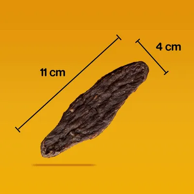 Slika izdelka temnega prigrizka z merami: dolžina 11 cm, širina 4 cm.
