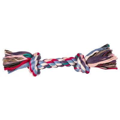 Jucărie pentru câini din sfoară împletită multicolor, cu noduri la ambele capete și fire desfăcute. Material textil vizibil.