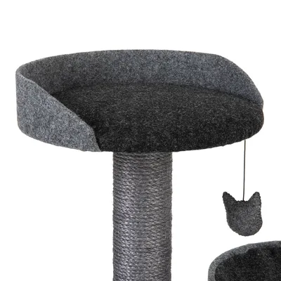 Plateforme grise en tissu pour arbre à chat avec rebord, poteau recouvert de corde et jouet suspendu en forme de tête de chat.
