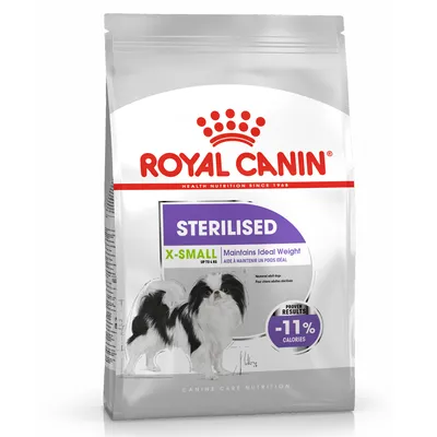 Pachet hrană pentru câini Royal Canin Sterilised X-Small, text vizibil: Maintains Ideal Weight, -11% calories, pentru câini sterilizați de talie foarte mică, imagine câine alb-negru.