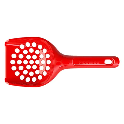 Rød plastik kattegrusskovl med runde huller og teksten PeeWee synlig på håndtaget.