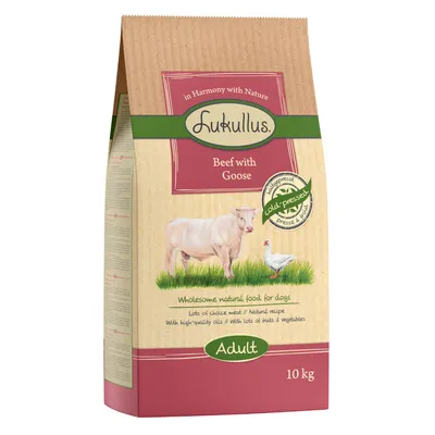 Saco de 10 kg de Lukullus Beef with Goose, alimento natural para perros adultos. Texto visible: cold-pressed, wholesome natural food for dogs, Adult.