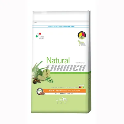 Natural Trainer Adult Maxi Pollo Riso Aloe Vera -koiranruokapakkaus, maxi-rodut yli 30 kg. Made in Italy. Kuvassa vihreitä kasveja ja omena.