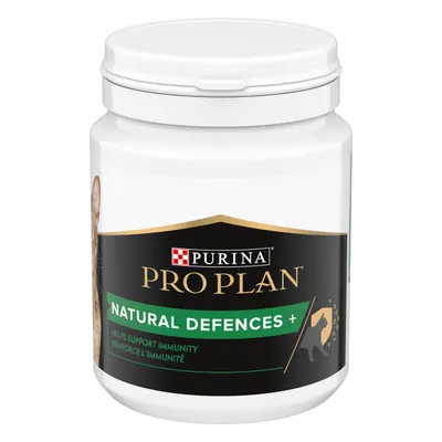 Purina Pro Plan Natural Defences+ tub, label shows 'Helps support immunity' and a cat silhouette. Text also in French: 'Renforce l'immunité'.
