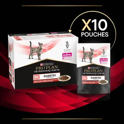 Purina Pro Plan Veterinary Diets DM St/Ox Diabetes Management kattenvoer, verpakking met 10 portiezakjes. ISFM-logo zichtbaar op doos en zakje.