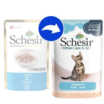 Förpackningsändring: Schesir Kitten tonfisk i gelé, tidigare förpackning till vänster och ny med texten 'Kitten Care 3–12' och bild på kattunge till höger.