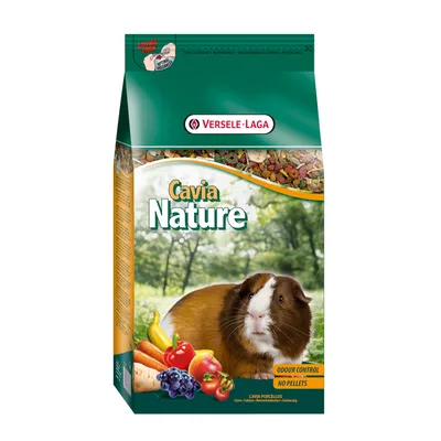 Versele-Laga Cavia Nature -pakkaus, jossa marsun kuva sekä vihanneksia ja hedelmiä. Tekstit: Odour Control, No Pellets, Cavia porcellus.