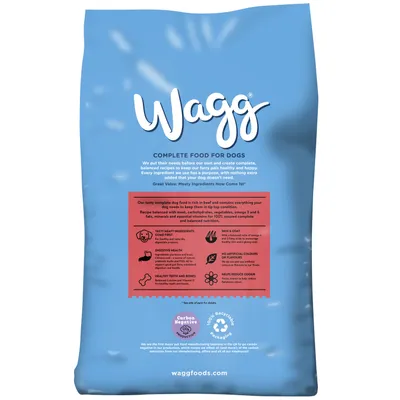 Wagg complete food for dogs. Key features: meaty ingredients, supports digestive health, healthy teeth and bones, skin and coat care, no artificial colours, helps reduce odour.