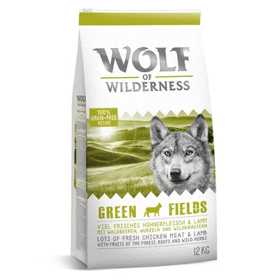 Embalagem de 12 kg de Wolf of Wilderness Green Fields, com texto visível: 100% grain-free recipe, lots of fresh chicken meat & lamb with fruits of the forest, roots and wild herbs.
