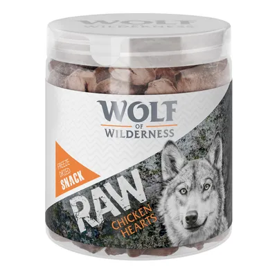 Wolf of Wilderness RAW Chicken Hearts frysetørret snack. Synlige stykker i gennemsigtig plastbøtte. Tekst: Freeze-dried snack, RAW, Chicken Hearts.