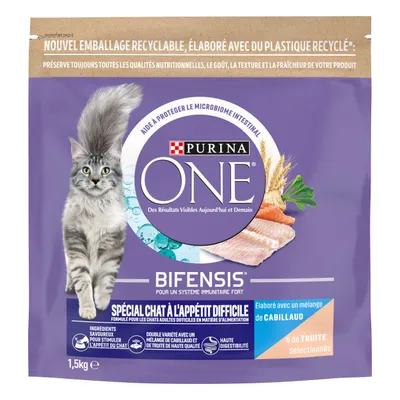 Purina ONE Bifensis karma dla kotów, 1,5 kg, mieszanka z dorszem i pstrągiem, opakowanie fioletowe z wizerunkiem kota. Tekst po francusku widoczny na opakowaniu.