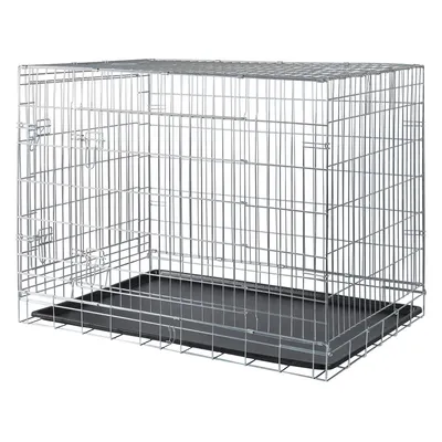 Gabbia per animali in metallo con base nera rimovibile, struttura a griglia rettangolare, senza marchi o testo visibili. Gabbia per animali in metallo con base nera rimovibile, struttura a griglia rettangolare, senza marchi o testo visibili.