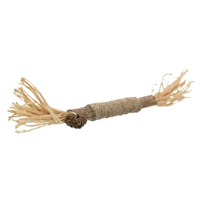 Bâton en bois entouré de ficelle, extrémités effilochées en fibres naturelles, sans marque visible ni texte.
