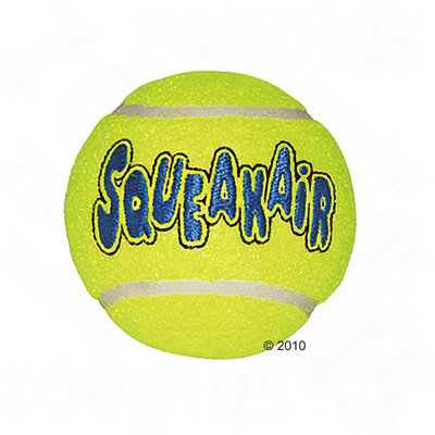Balle de jeu jaune avec l’inscription visible « SQUEAKAIR » en bleu sur la surface. Balle de jeu jaune avec l’inscription visible « SQUEAKAIR » en bleu sur la surface.