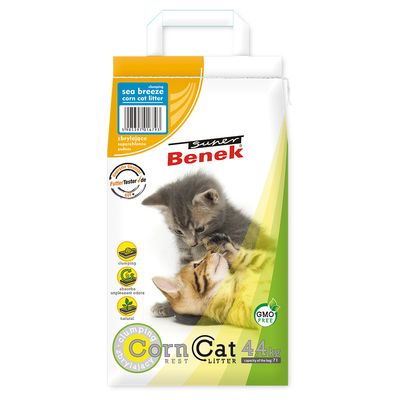 Super Benek Corn Cat Litter sea breeze, 4,4 kg. Text: clumping, absorbs unpleasant odors, natural, GMO free. Bild på två katter på förpackningen.