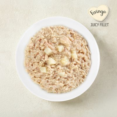 Feringa Juicy Fillet, chicken with beef, adult, 70 g. Illustration of a black cat with a plate of food.
