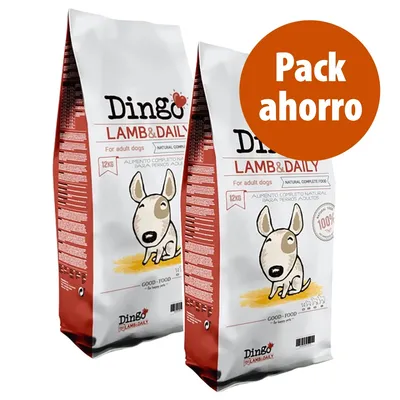 To sække Dingo Lamb & Daily hundefoder, 12 kg, med teksten 'Pack ahorro' på orange cirkel. For adult dogs. Alimento completo natural para perros adultos. 100%.