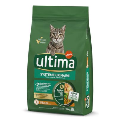 Paquet de croquettes pour chat Ultima affinity, texte visible : URINARY TRACT, image de poulet, céréales, pois et carottes sur l’emballage.