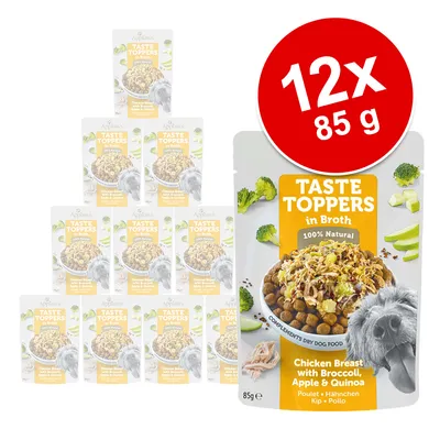 Applaws Taste Toppers in Broth, 12 x 85 g. Kycklingbröst med broccoli, äpple och quinoa. Förpackningsbild med synlig text och ingredienser.