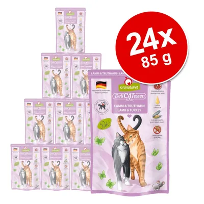GranataPet DeliCATessen Lamm & Truthahn, 24 x 85 g. Opakowania z ilustracją dwóch kotów, widoczne napisy: „Lamm & Truthahn”, „Paté”, składniki: olej z łososia, pestki granatu.