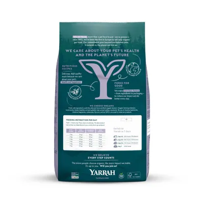 Yarrah Bio-Tierfutter, Fütterungsempfehlung pro Tag nach Gewicht und Aktivität, Umstellung auf Yarrah in 7 Tagen, Hinweise zu Bio-Zutaten und Nachhaltigkeit.
