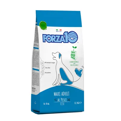 Forza10 Maxi Adult Al Pesce Fish hondenvoer, 12,5 kg. 100% eco pack, composteerbaar en recyclebaar. Voor honden van 36–70 kg. Made in Italy staat zichtbaar op de verpakking.