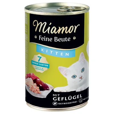 Miamor Feine Beute Kitten, 7 Sieben Sorten Fleisch & Innereien, mit Geflügel, kornfri, dåsemad til killinger. Billede af hvid killing og råt kød på etiketten.