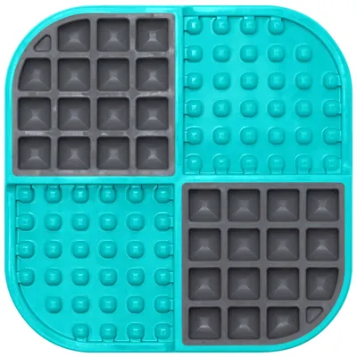 LickiMat Slomo Licking Mat –Turquoise - 23 x 20 x 1.9 cm (L x W x H)