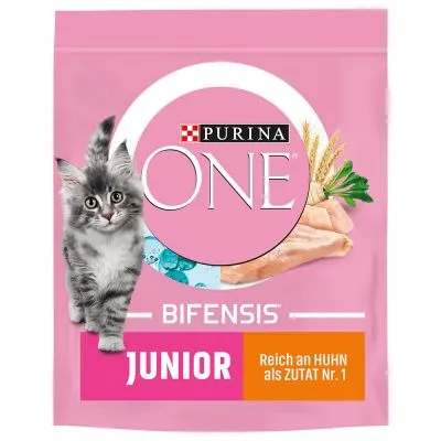 PURINA ONE BIFENSIS JUNIOR kattemad, billede af killing, kyllingestykker, hvede og urter. Tekst: Reich an HUHN als ZUTAT Nr. 1. PURINA ONE BIFENSIS JUNIOR kattemad, billede af killing, kyllingestykker, hvede og urter. Tekst: Reich an HUHN als ZUTAT Nr. 1.