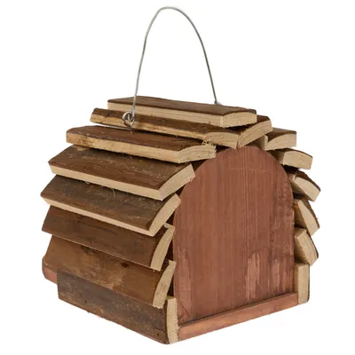 Kleines Holzhaus mit gebogenem Dach und Metallgriff, geeignet für den Aussenbereich oder als Tierunterkunft.