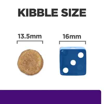 Veličina granula: okrugla granula promjera 13,5 mm prikazana pored plave kocke veličine 16 mm. Tekst na engleskom: KIBBLE SIZE.