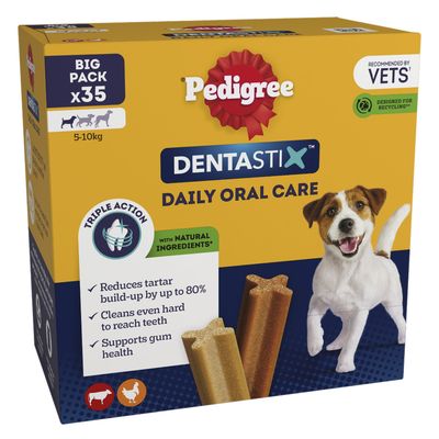 Dentastix daily oral care, big pack of 35 for 5-10kg pets. Triple action: reduces tartar by up to 80%, cleans hard to reach teeth, supports gum health. With natural ingredients.