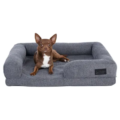 Panier pour chien en tissu gris avec bords surélevés, étiquette visible Modern Living sur le côté avant droit.