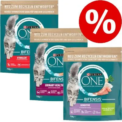 Tři balení Purina ONE Bifensis pro kočky: Sterilcat, Urinary Health a Sensitive, každé 750 g. Velký červený symbol procenta v pravém horním rohu.