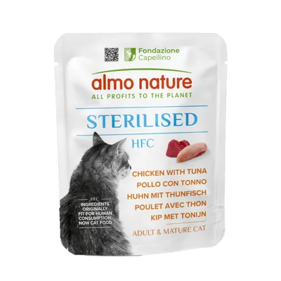almo nature STERILISED HFC macskaeledel, csirke tonhallal, felnőtt és idős macskáknak. Felirat: All profits to the planet, Fondazione Capellino, többnyelvű összetevőlista.