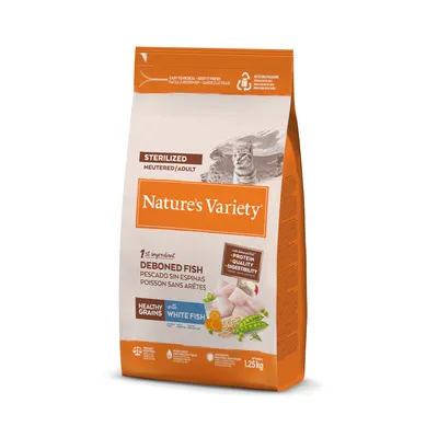Nature's Variety macskaeledel ivartalanított felnőtteknek, fő összetevő filézett hal, egészséges gabonák, fehér halat tartalmaz. Kiszerelés: 1,25 kg.