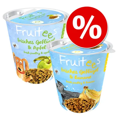 Fruitees frisches Geflügel & Apfel, Fruitees frisches Geflügel & Banane. Rote Prozent-Symbol für Rabattaktion sichtbar. Fruitees frisches Geflügel & Apfel, Fruitees frisches Geflügel & Banane. Rote Prozent-Symbol für Rabattaktion sichtbar.