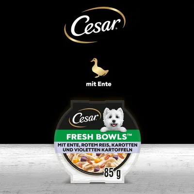 Cesar Fresh Bowls met eend, rode rijst, wortelen en paarse aardappelen. Verpakkingsgrootte: 85 g.
