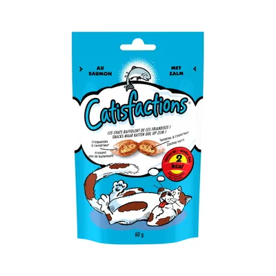 Catisfactions friandises pour chats au saumon, 60 g. Texte visible : croquantes à l’extérieur, tendres à l’intérieur, moins de 2 kcal par friandise.