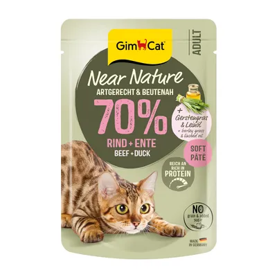 GimCat Near Nature 70 % Rind + Ente, soft pâté, riche en protéines, sans céréales ni sucres ajoutés, avec herbe d’orge et huile de lin. Pour chat adulte. Made in Germany.