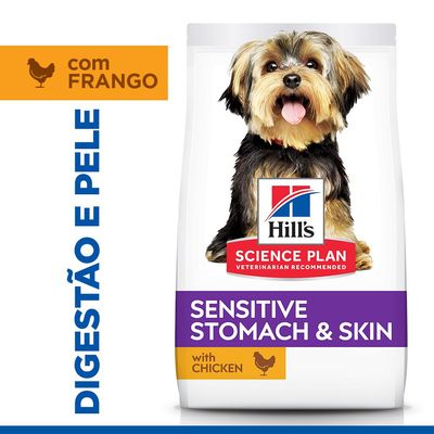 Embalagem de ração Hill's Science Plan Sensitive Stomach & Skin para cães pequenos e mini até 10 kg, adulto 1+, com frango. Indicação: digestão sensível e pele. Texto em inglês visível.