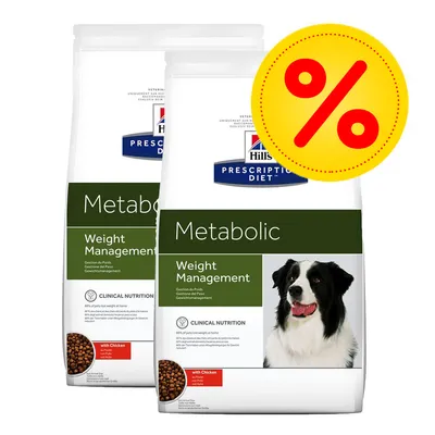 To sække Hill's Prescription Diet Metabolic Weight Management hundefoder med billede af sort-hvid hund, teksten 'with Chicken' og et stort gult procenttegn for tilbud.