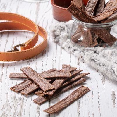 Hollings Treat Strips with Beef - 100g