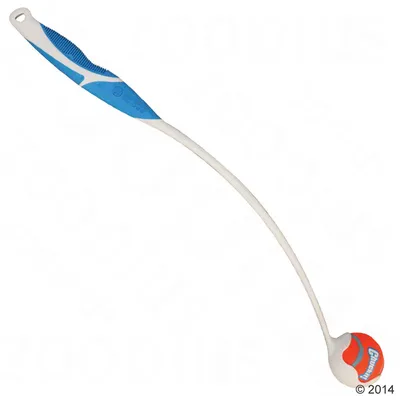 Chuckit! lancia palline con manico blu e palla arancione, ideale per lanci lunghi.