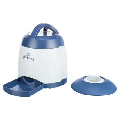Dog Activity speelgoeddispenser met blauw-wit design, uitschuifbare lade en aparte drukknop.
