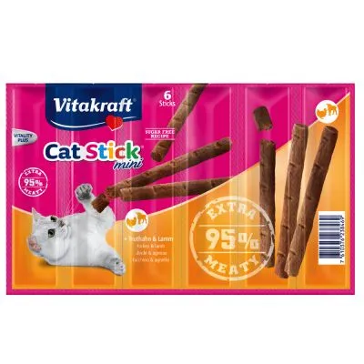 Vitakraft Cat Stick mini, confezione da 6 stick per gatti. Testo visibile: Extra meaty 95%, ricetta senza zucchero, gusto pollo e agnello.