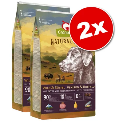 Lot de 2 sacs GranataPet Natural Taste Wild & Büffel Venison & Buffalo. Texte visible : 90 % viande, 10 % fruits/légumes, 0 % céréales. Illustrations d’ingrédients et chien sur l’emballage.
