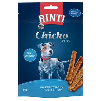 RINTI Chicko Plus, Fisch Stäbchen, reich an Omega 3, knusprige Stäbchen mit Lachs & Huhn, 80 g. Blå emballage med billede af hund og snacks.