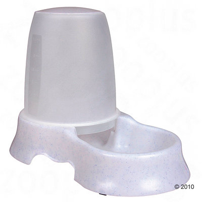 Distributore automatico per acqua o cibo in plastica bianca con serbatoio trasparente graduato e ciotola integrata.