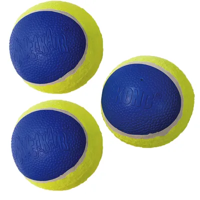 Tre gul-blå tennisbolde med påskriften 'KONG' og 'SqueakAir'.